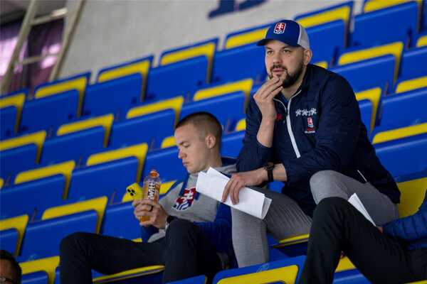 Tréner slovenskej sedemnástky Peter Kúdelka.