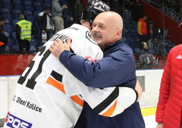 Hlavný tréner HKM Zvolen Peter Mikula po postupe Košíc do finále.
