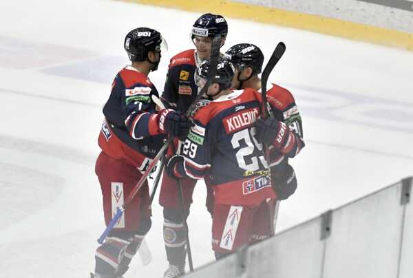 Hokejisti Zvolena vyhrali 6:2 na ľade Michaloviec.