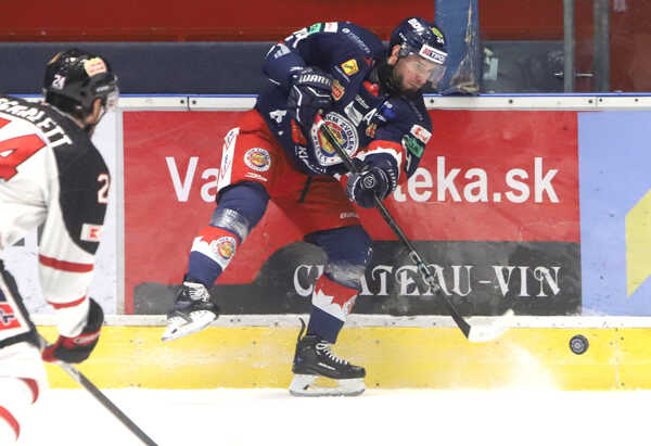 Peter Zuzin (Zvolen) počas zápasu.