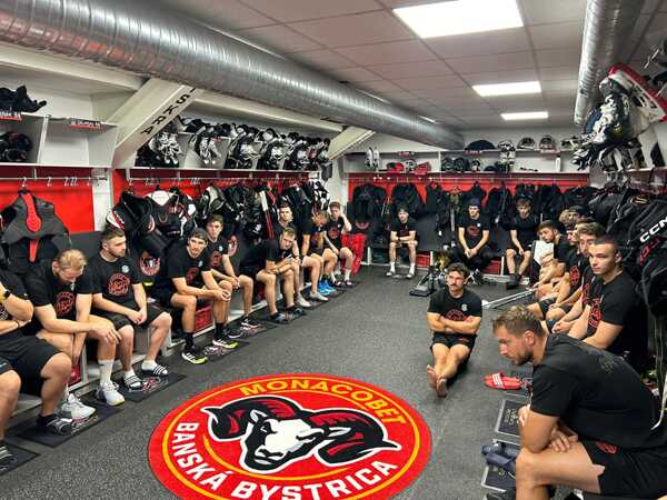 Hráči HC MONACObet Banská Bystrica.