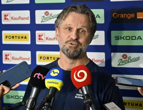Asistent trénera Slovenska Róbert Petrovický.