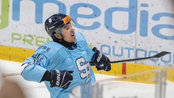 Američan Dmowski v tíme HCS.