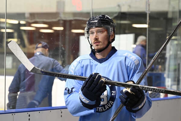 Samuel Buček na tréningu HC Slovan Bratislava.