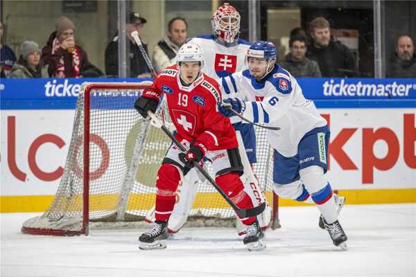 Slovenskí hokejisti neuspeli ani vo svojom druhom zápase.