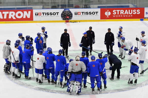 Slovenskí hokejisti v Ostrave.