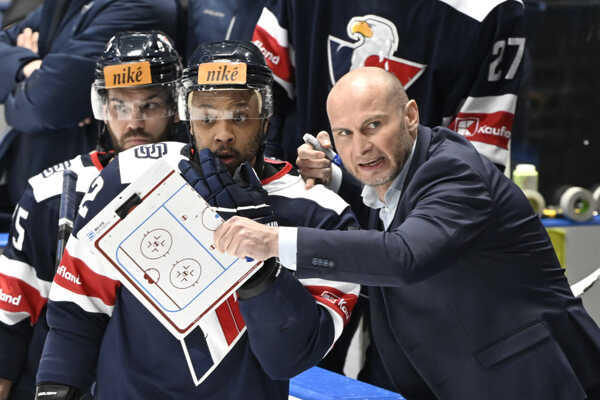 Tréner Tomáš Surový.