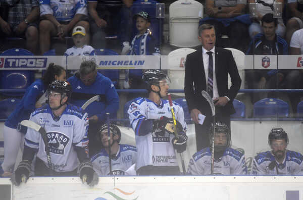 Tréner Aleš Totter na lavičke Popradu.