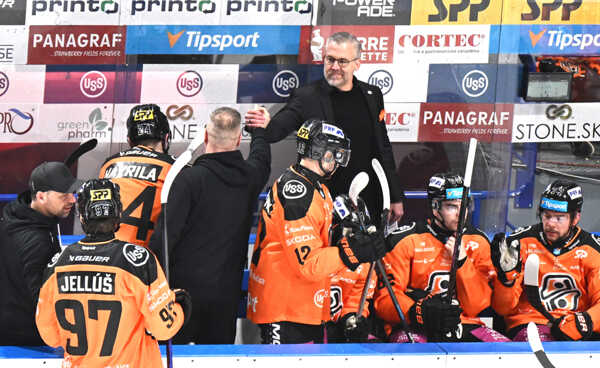 Tréner HC Košice Dan Ceman.