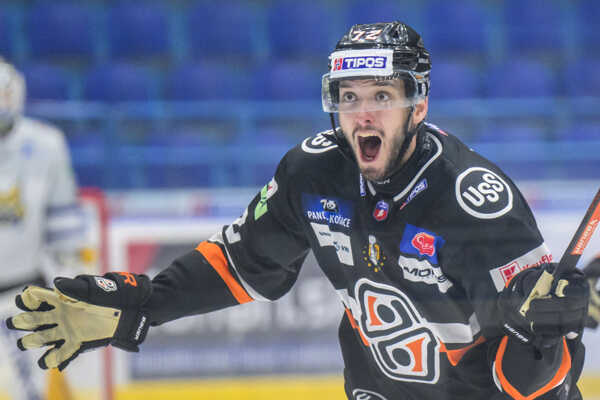 Útočník Filip Krivošík v drese HC Košice.