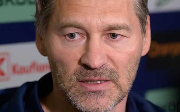 Tréner slovenskej hokejovej reprezentácie Vladimír Országh.